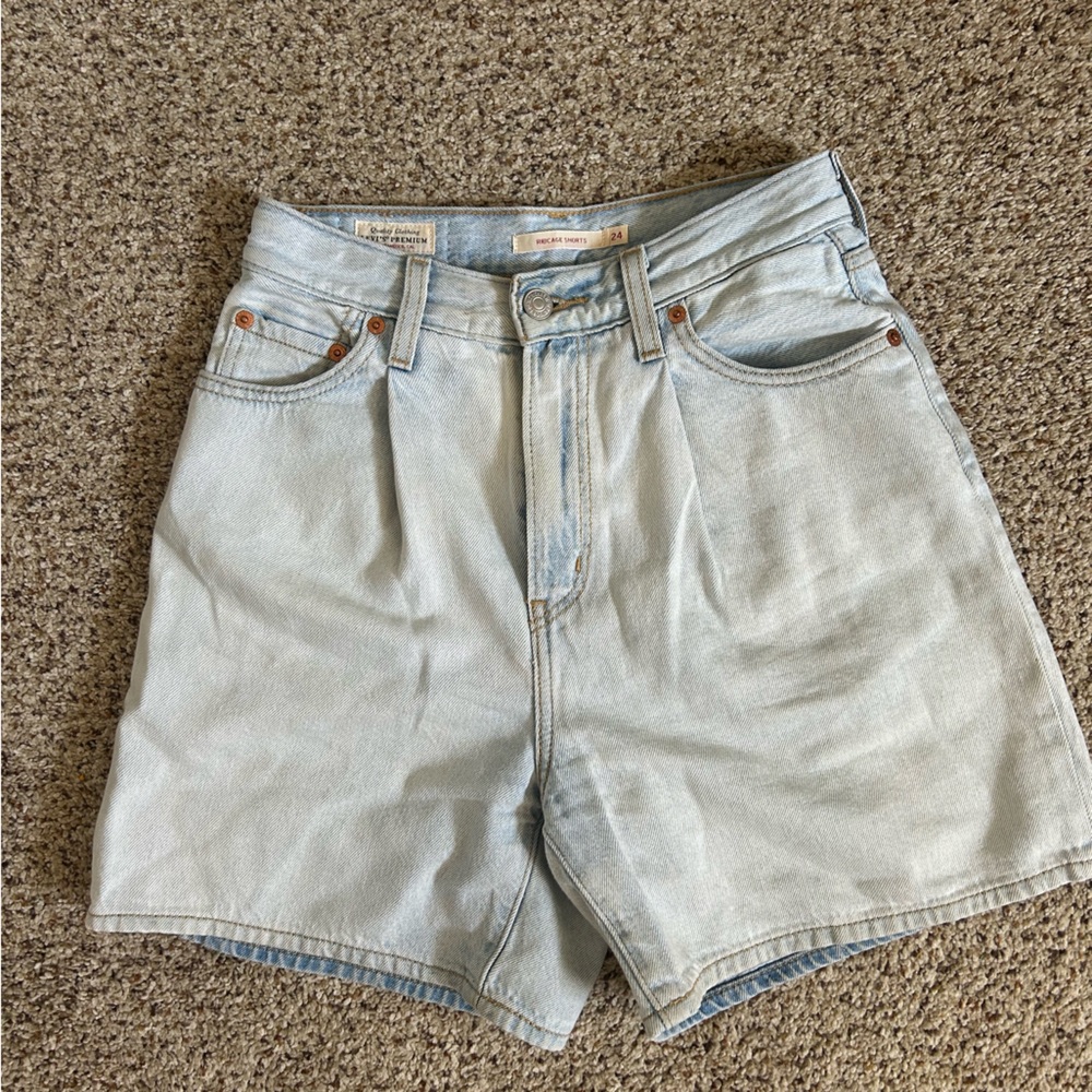Levi Ribcage Shorts